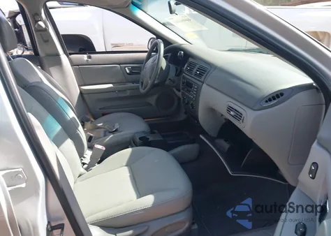 2000 Ford Taurus z USA, uszkodzony, nr VIN 1FAFP5557YA255138